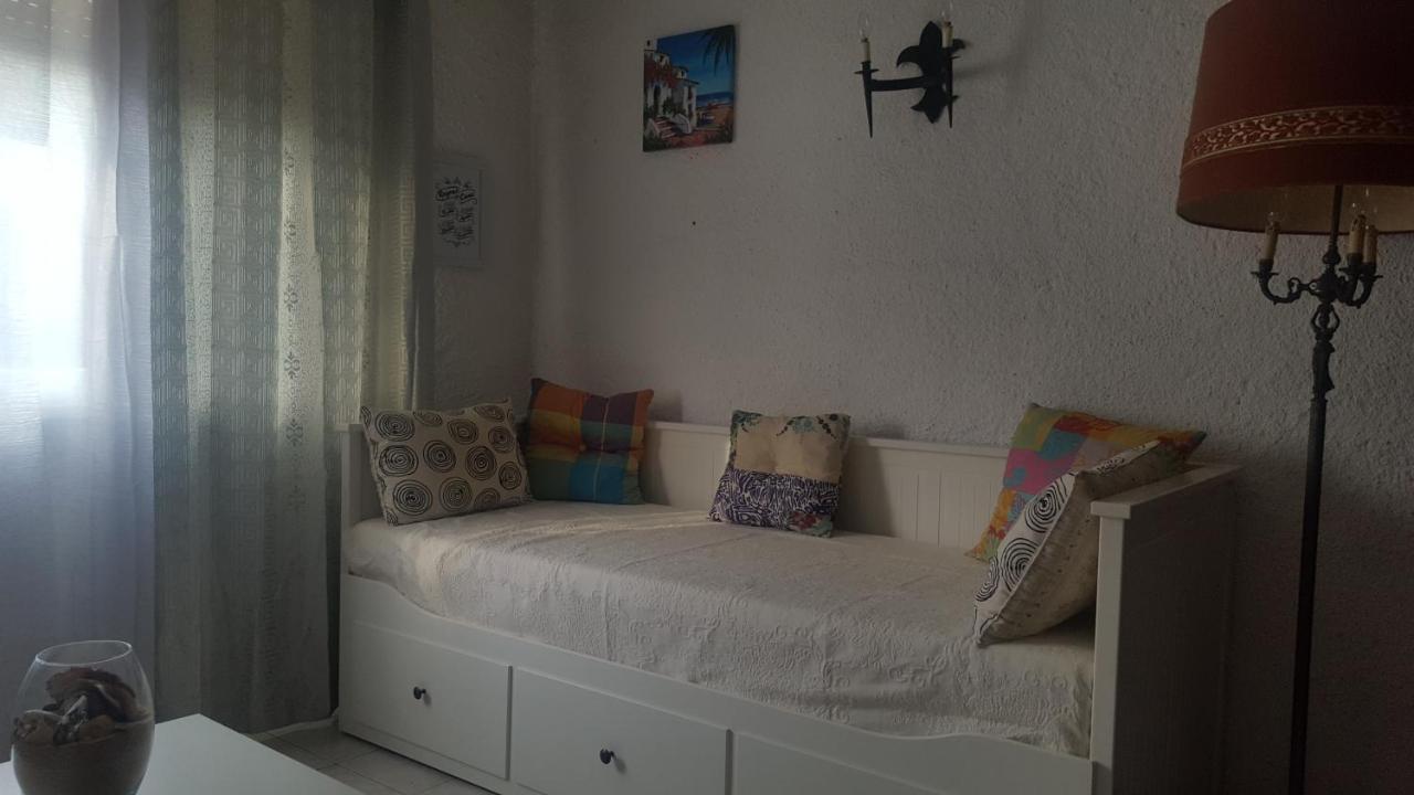 Quarteira Home Beach Ferias Tranquilas A 1Km Da Praia Totalmente Renovado Exterior photo