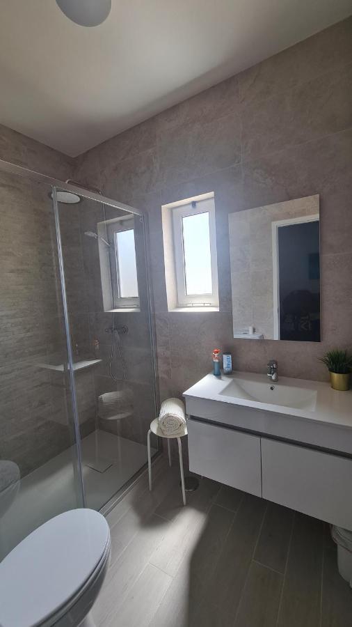 Quarteira Home Beach Ferias Tranquilas A 1Km Da Praia Totalmente Renovado Exterior photo