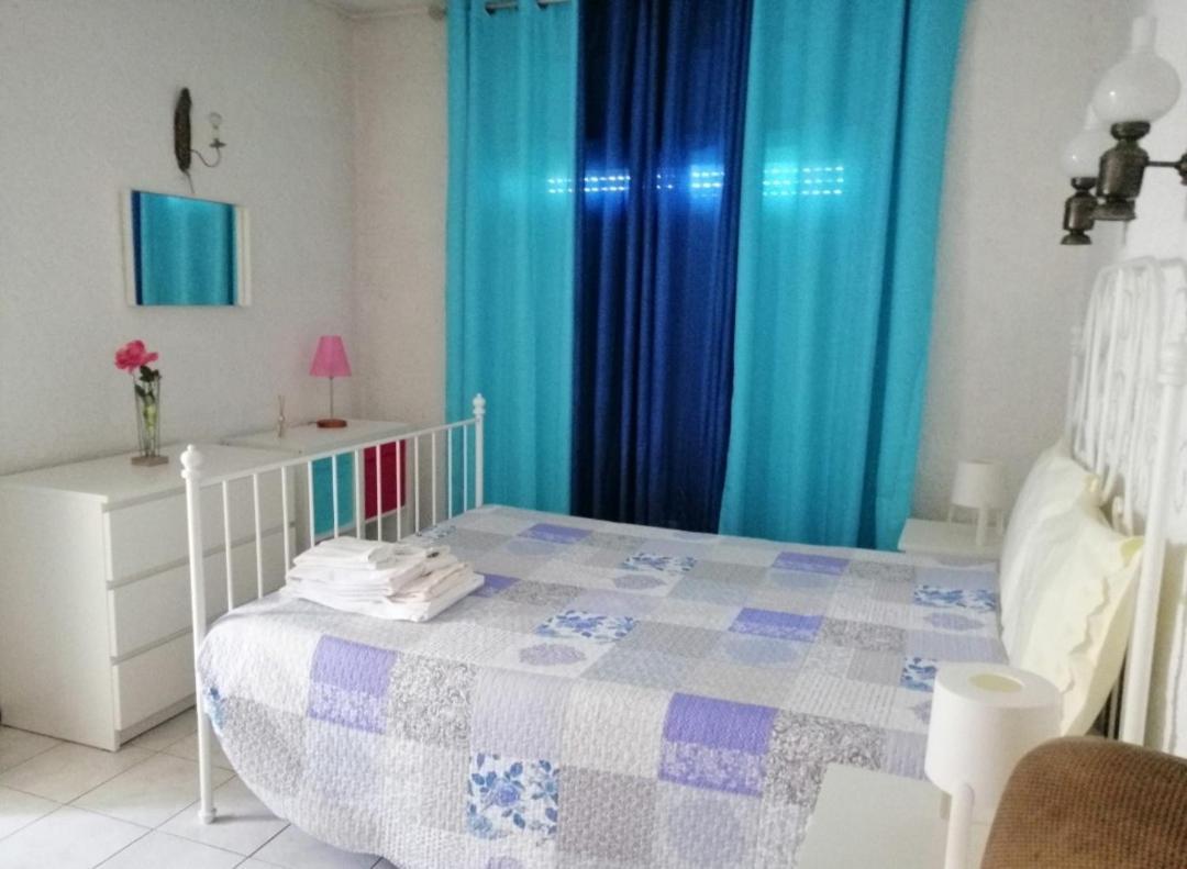 Quarteira Home Beach Ferias Tranquilas A 1Km Da Praia Totalmente Renovado Exterior photo